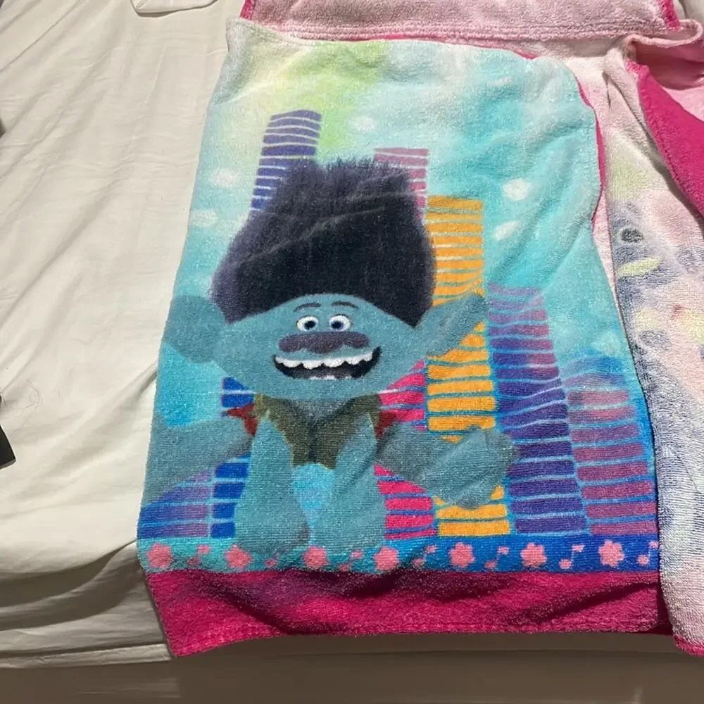 Trolls dreamworks Polly Branch terry cloth hooded towel and poppy bath scrubber